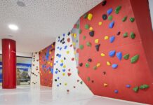 Klettern mit Kindern: So gelingt der Einstieg Bouldern in der Kinderwelt im Zugspitz Resort
