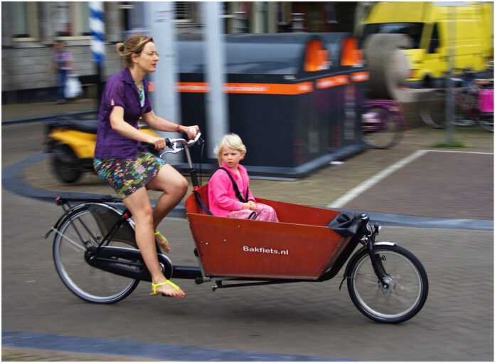 Mit dem Lastenrad unterwegs in Amsterdam Mit dem Lastenrad unterwegs in Amsterdam