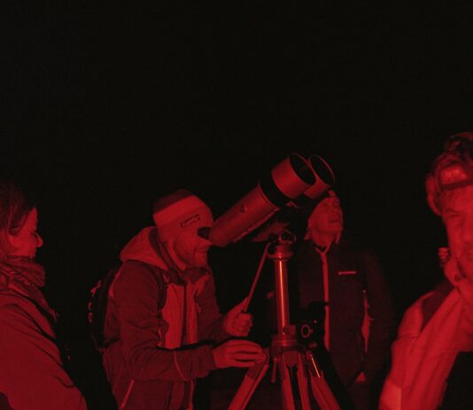 Die erste Nacht unter freiem Himmel: Biwakieren mit Kindern Nachthimmel über dem Kaunertal