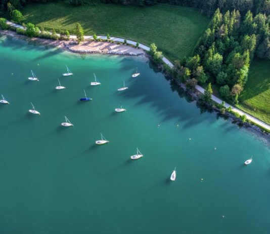 Wassersportzentren für Familien: Silvaplana, Achensee und Co. Segeln in Maurach am Achensee