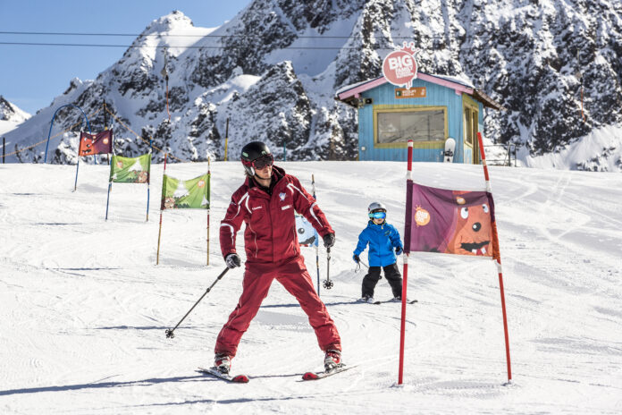 Skikurs im Kinderland am Stubaier Gletscher Skikurs im Kinderland am Stubaier Gletscher