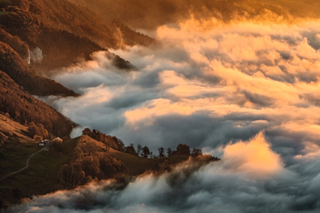 Nebelmeer im Abendlicht, gesehen von der Röti am Weissenstein bei Solothurn